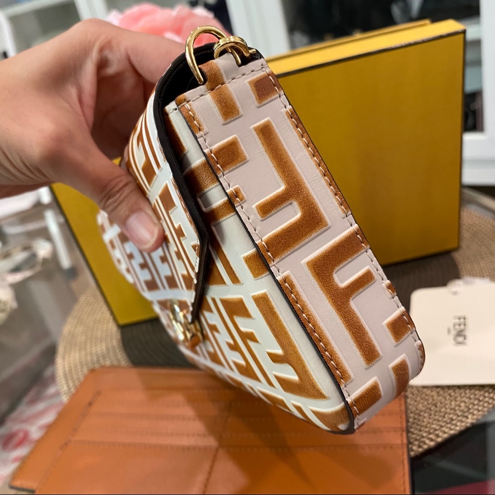 NEW FENDI CHAIN WALLET WITH POUCHES CROSSBODY BAG - Picture 4 of 11